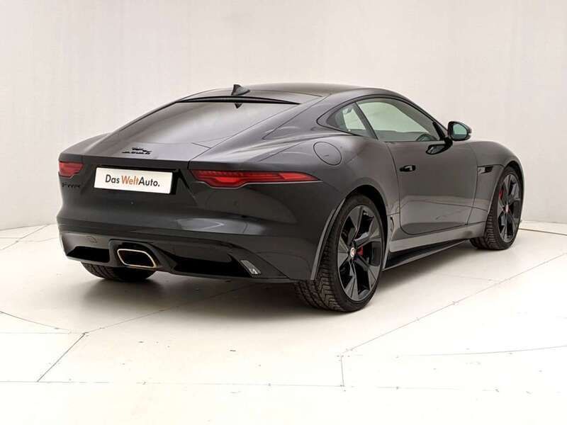 Usata Jaguar F-Type R-Dynamic 301 CV (221 kW) 2022 Nero Coupé