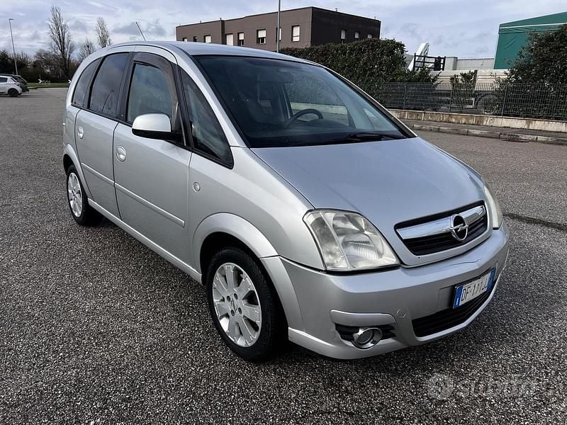 Usata Opel Meriva Cosmo 74 CV (54 kW) 2007 Grigio Monovolume