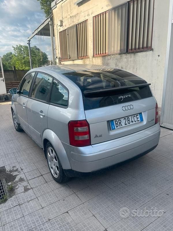 Usata Audi A2 75 CV (55 kW) 2001 Grigio Utilitaria