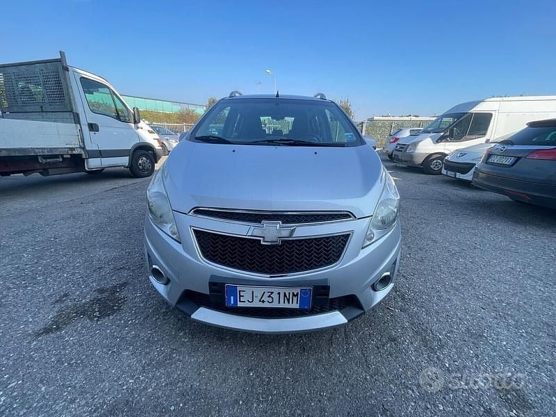 Grigio Usata 2011 Chevrolet Spark LT Due volumi | 3500 € (Buon prezzo) - Immagine 1/4
