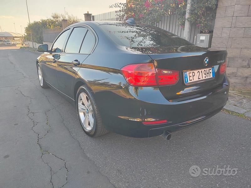 Begagnad BMW 320 Sport Line 184 HK (135 kW) 2013 Svart Sedan