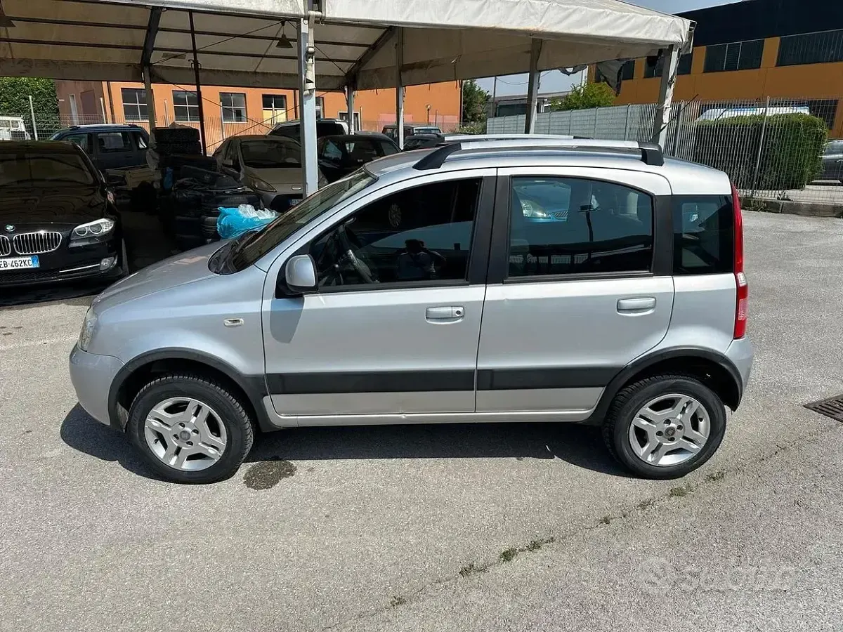 Usata Fiat Panda 4x4 Climbing 75 CV (55 kW) 2012 Grigio Utilitaria