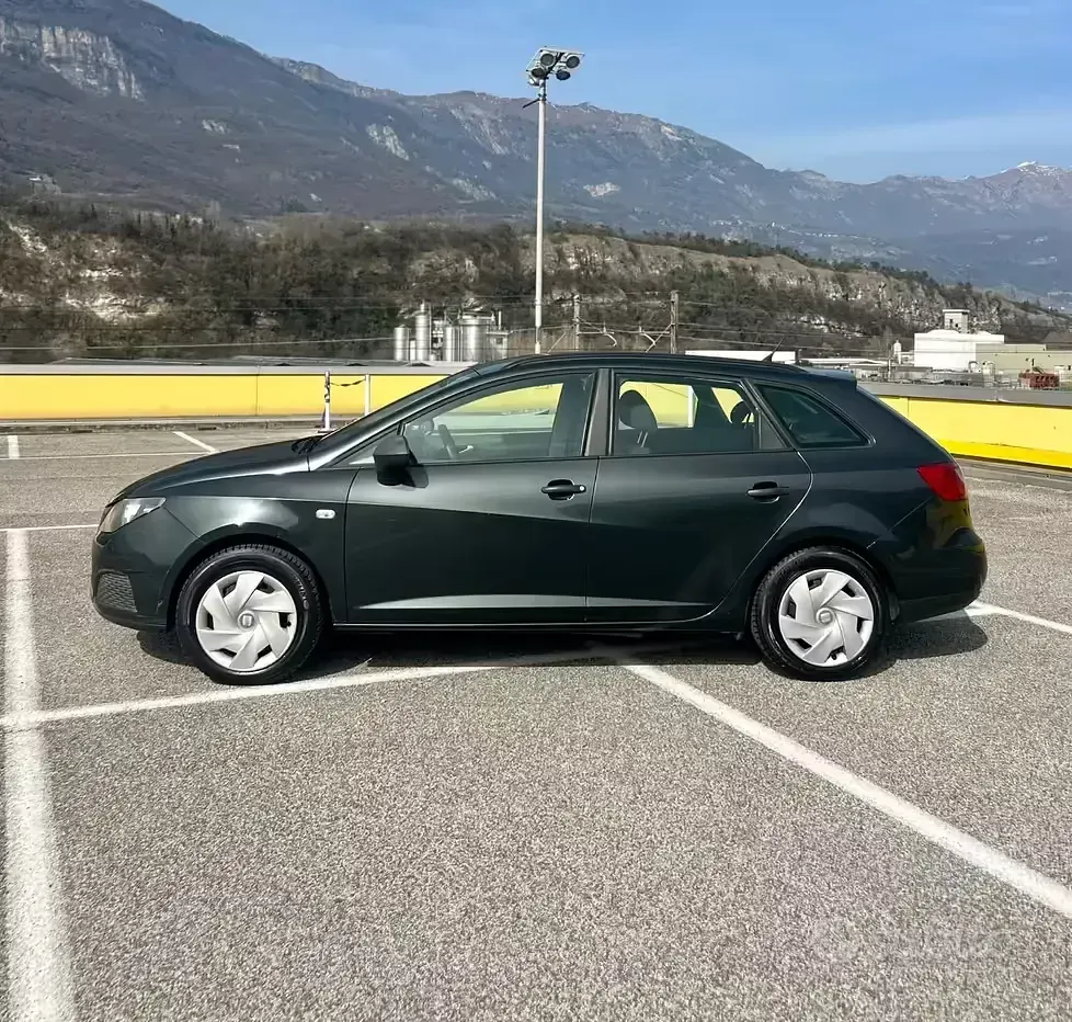 Usata Seat Ibiza Style 75 CV (55 kW) 2010 Nero Berlina