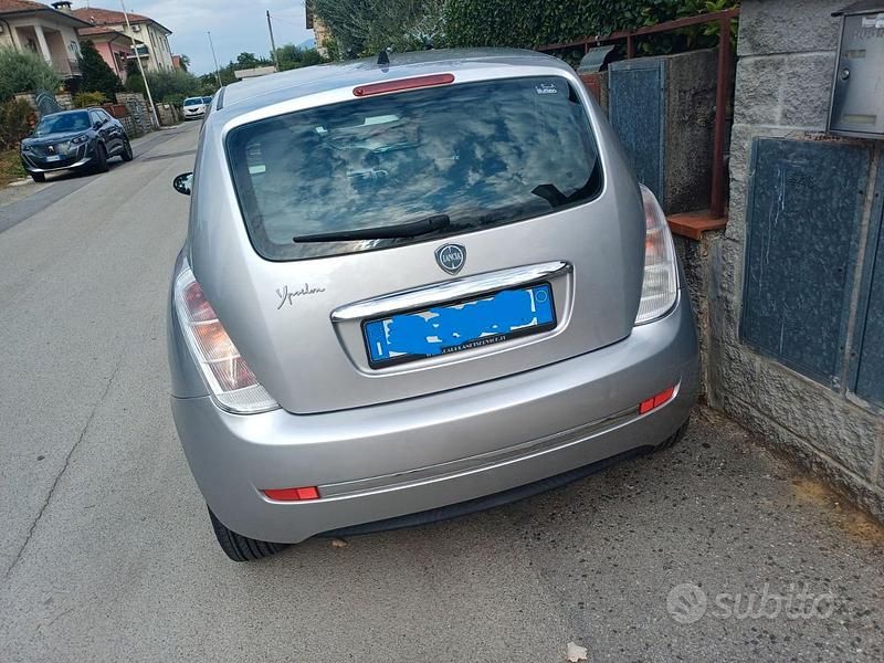 Usata Lancia Ypsilon 60 CV (44 kW) 2008 Argento Utilitaria