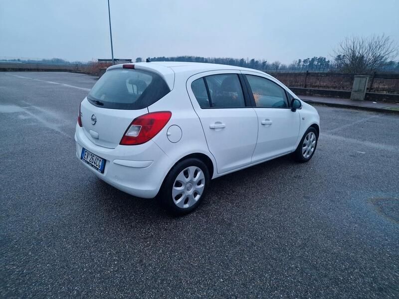 Usata Opel Corsa 85 CV (62 kW) 2014 Bianco Berlina