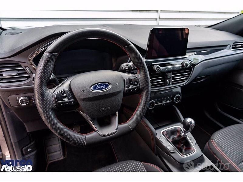 Begagnad Ford Kuga ST-Line 150 HK (110 kW) 2023 Grå SUV