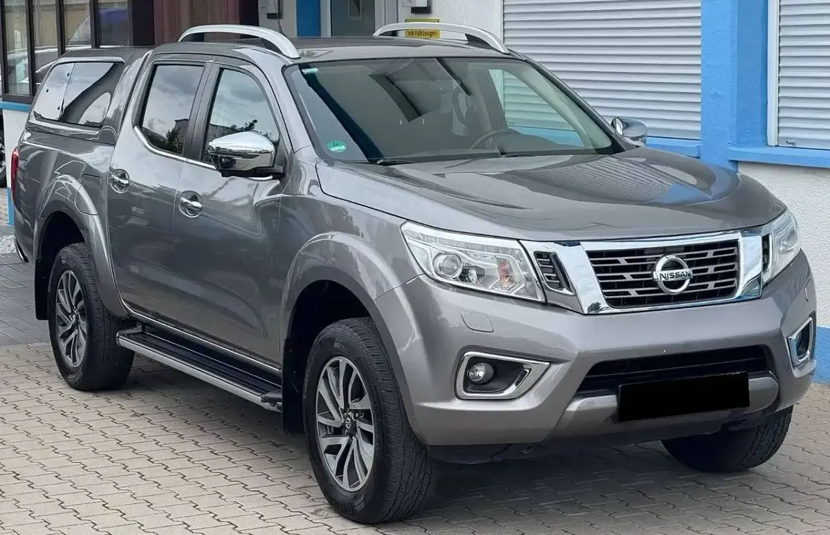 Usata Nissan Navara Tekna 190 CV (139 kW) 2018 Grigio Pick-up