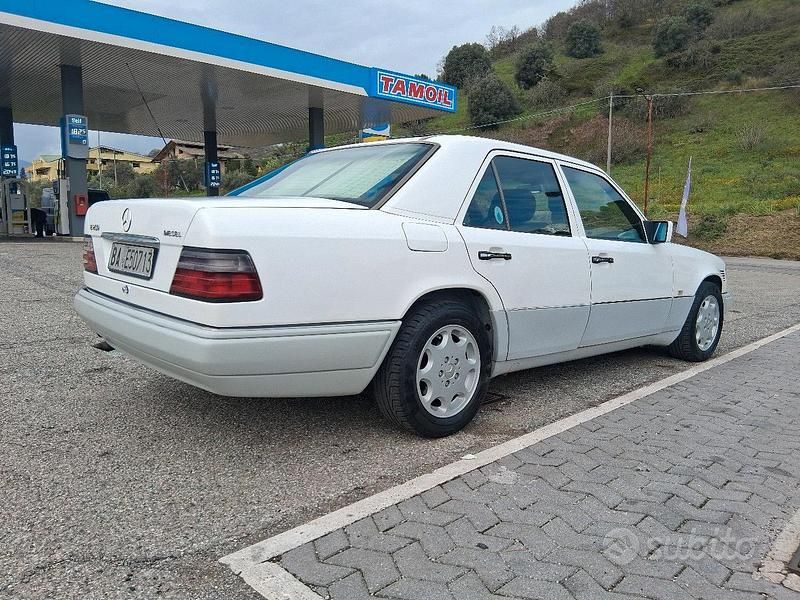Usata Mercedes E250 113 CV (83 kW) 1993 Berlina