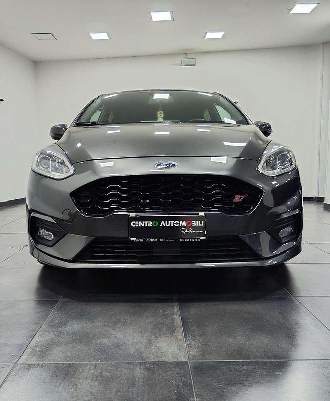 Usata Ford Fiesta ST-Line 86 CV (63 kW) 2018 Grigio Berlina
