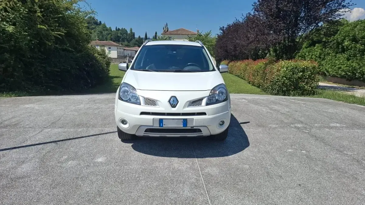 Usata Renault Koleos Luxe 150 CV (110 kW) 2011 Bianco SUV