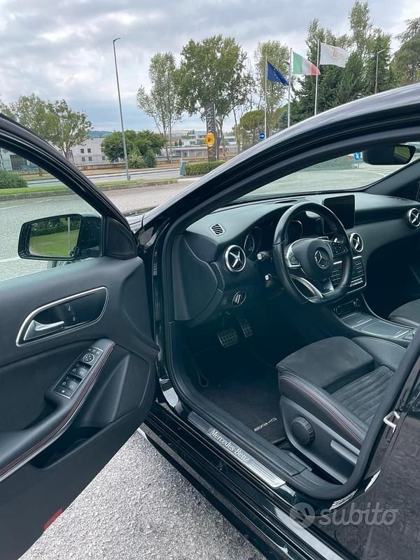 Usata Mercedes A160 Premium 102 CV (75 kW) 2018 Nero Berlina