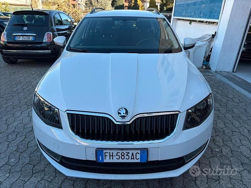 Usata Skoda Octavia G-TEC Ambition 110 CV (80 kW) 2017 Bianco Station wagon