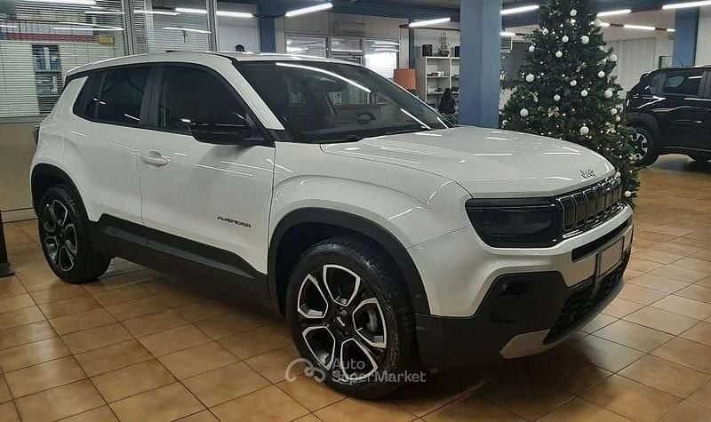 Usata Jeep Avenger Summit 101 CV (74 kW) 2024 Bianco SUV