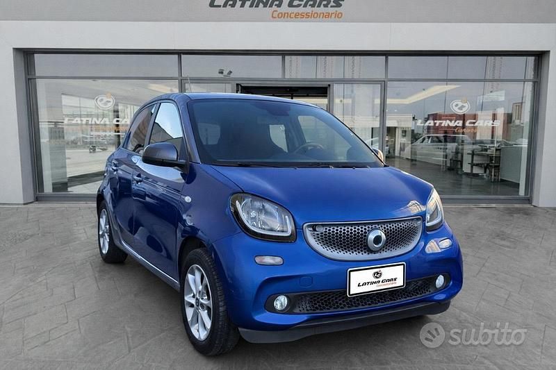 Usata Smart ForFour Prime 90 CV (66 kW) 2019 Blu/azzurro Utilitaria