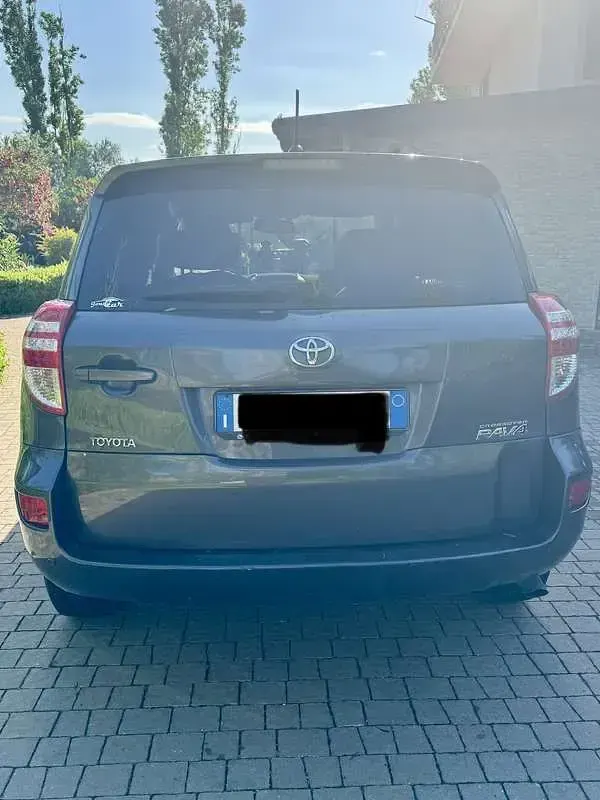 Usata Toyota RAV4 Luxury 150 CV (110 kW) 2011 SUV