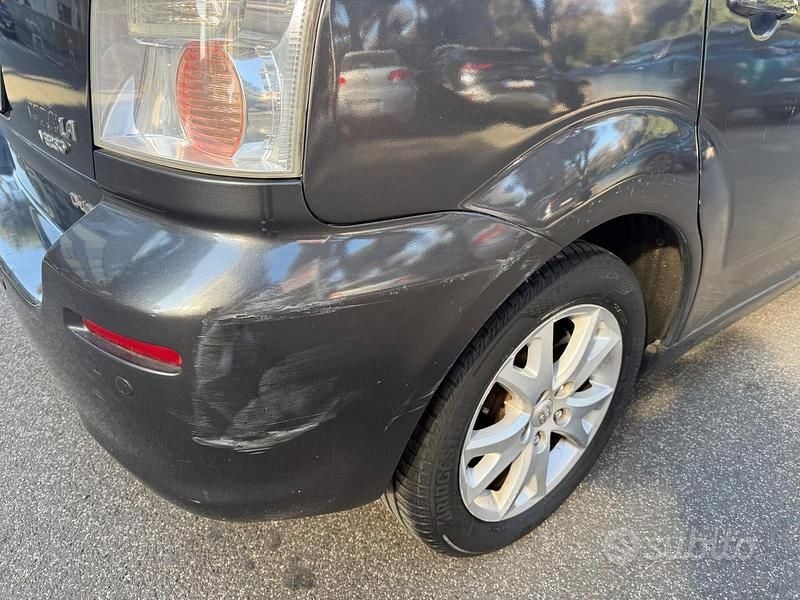 Usata Toyota Corolla Verso 136 CV (100 kW) 2009 Grigio Monovolume