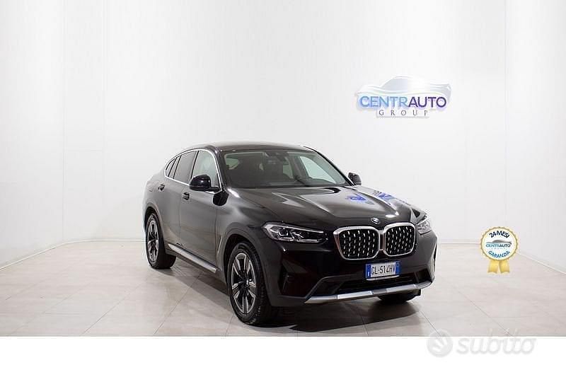 Usata BMW X4 Efficient Dynamics 190 CV (139 kW) 2022 Nero SUV