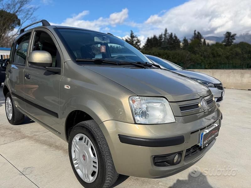 Marrone Usata 2010 Fiat Panda Dynamic Utilitaria | 4700 € (Cara) - Immagine 1/4