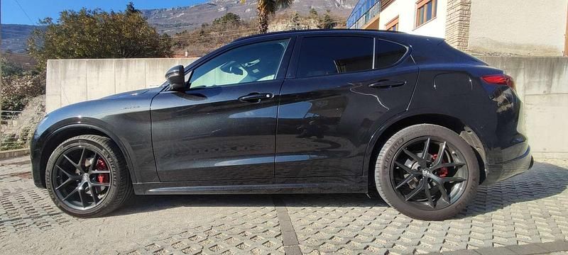 Usata Alfa Romeo Stelvio Executive 209 CV (153 kW) 2021 Nero SUV