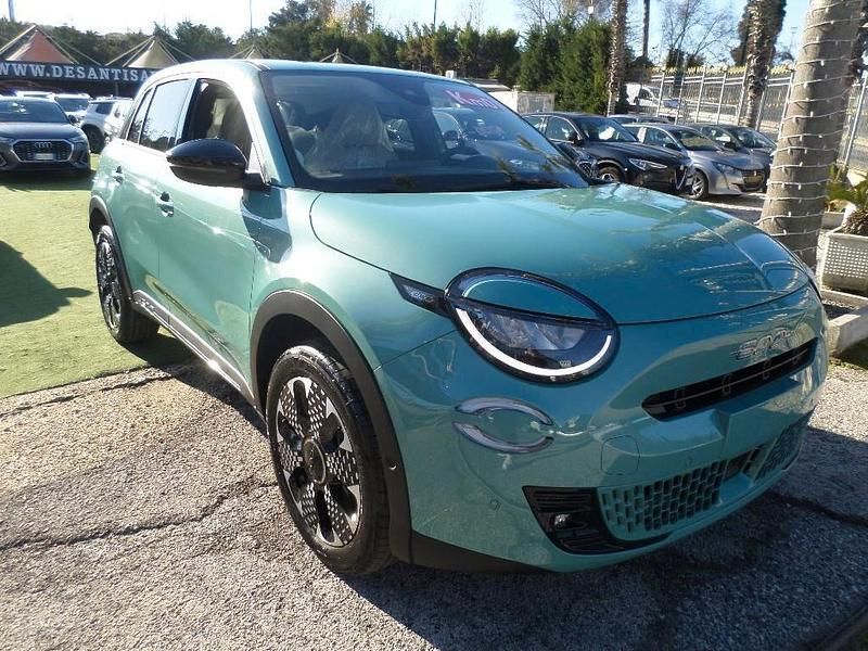 Nuova Fiat 600 La Prima 100 CV (73 kW) 2025 Verde Station wagon