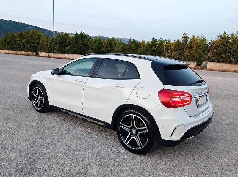 Usata Mercedes GLA220 Premium 177 CV (130 kW) 2017 Nero SUV