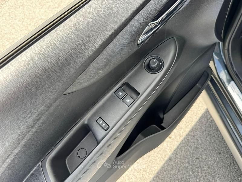 Usata Opel Karl Rocks 73 CV (53 kW) 2018 Other Utilitaria