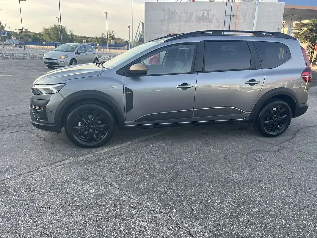 Usata Dacia Jogger Extreme 101 CV (74 kW) 2025 Monovolume