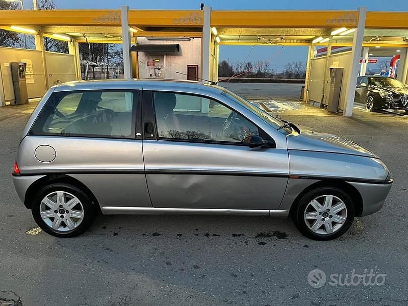 Usata Lancia Ypsilon 2000 Grigio Utilitaria