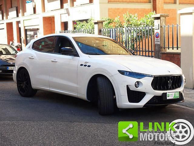 Bianco Usata 2022 Maserati Levante SUV | 54.900 € (Buon prezzo) - Immagine 1/4