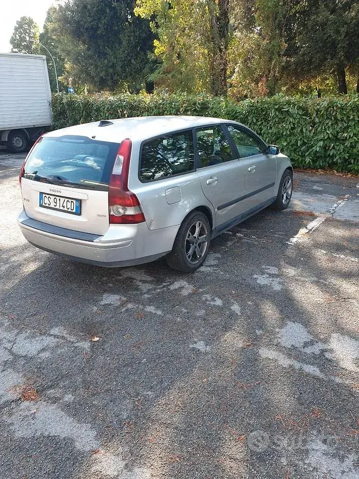 Usata Volvo V50 136 CV (100 kW) 2005 Grigio Station wagon