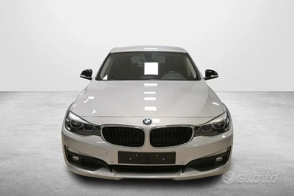 Usata BMW 318 Advantage 150 CV (110 kW) 2020 Grigio Berlina