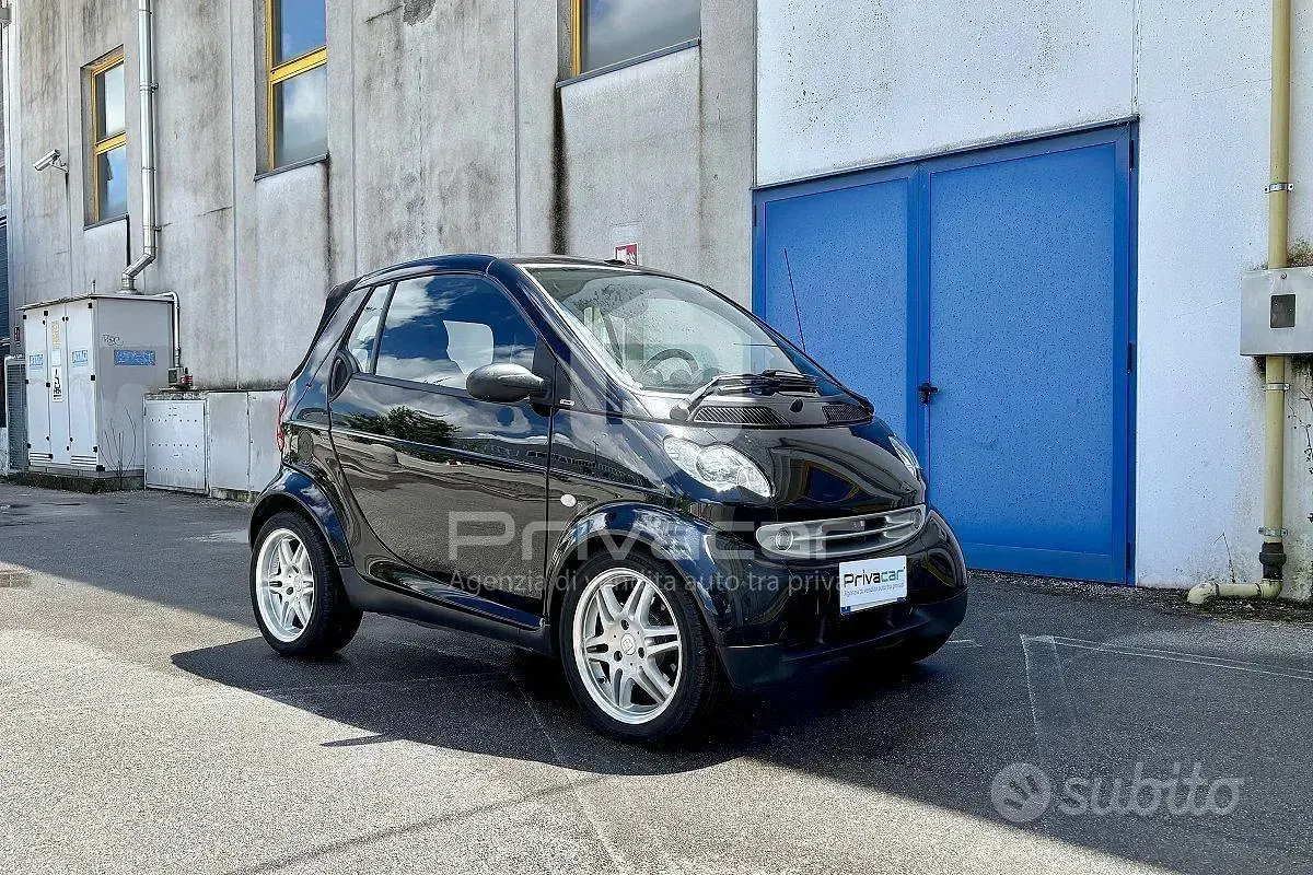 Usata Smart ForTwo Cabrio Pulse 61 CV (44 kW) 2006 Nero Cabrio