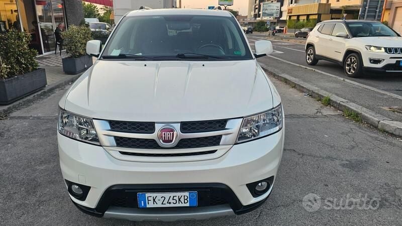 Bianco Usata 2014 Fiat Freemont Black Code SUV | 8400 € (Buon prezzo) - Immagine 1/2