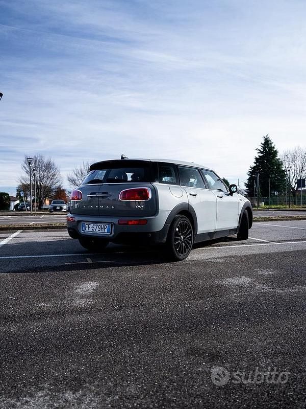 Usata Mini One Clubman 102 CV (75 kW) 2016 Grigio Station wagon