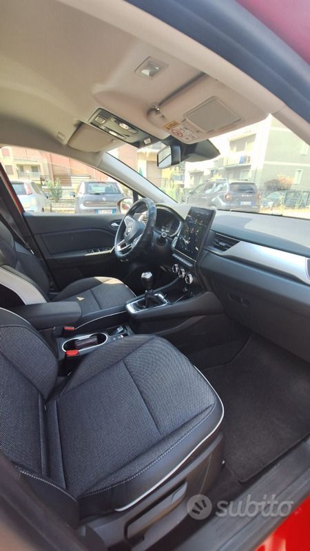 Rosso Usata 2021 Renault Captur SUV | 18.700 € (Cara) - Immagine 1/4