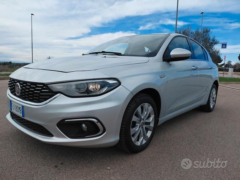 Usata Fiat Tipo 120 CV (88 kW) 2017 Grigio Coupé