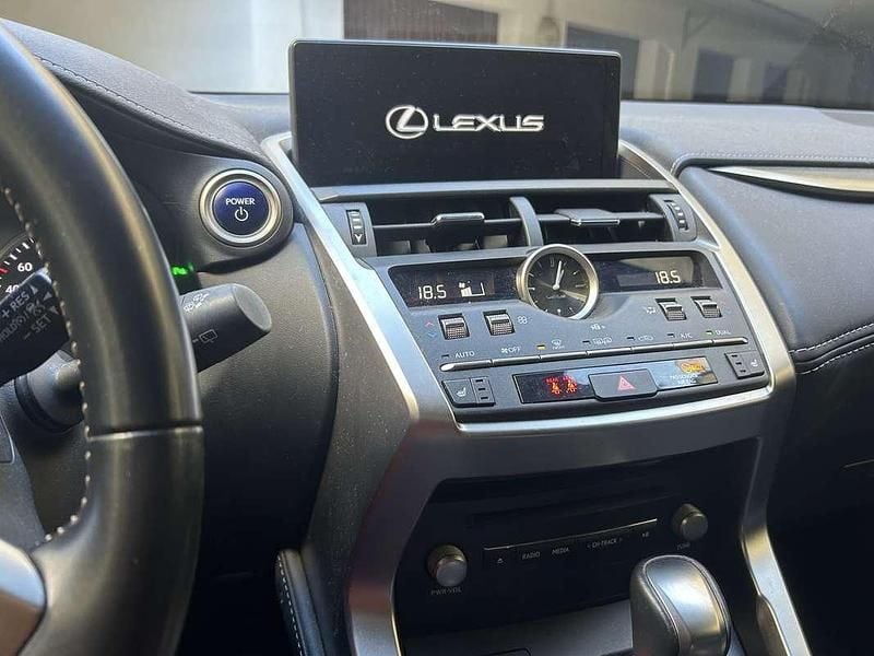 Usata Lexus NX300h 197 CV (144 kW) 2022 Beige SUV