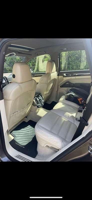 Usata Porsche Cayenne 239 CV (175 kW) 2011 Marrone SUV