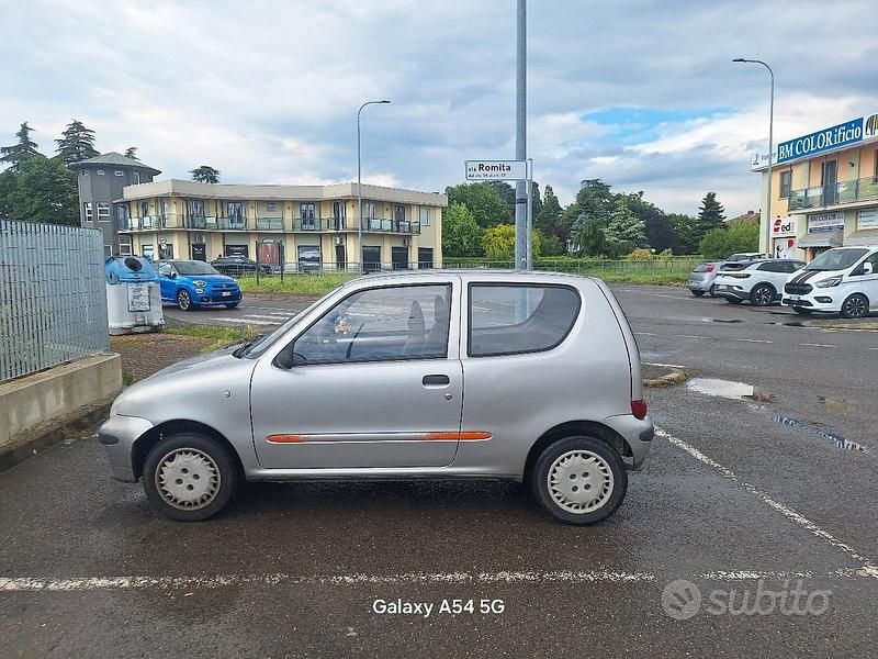 Grigio Usata 2001 Fiat 600 | 1700 € - Immagine 1/4