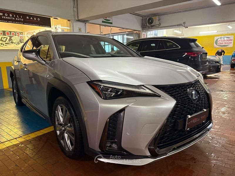 Usata Lexus UX 250h Sport Line 184 CV (135 kW) 2021 Grigio SUV