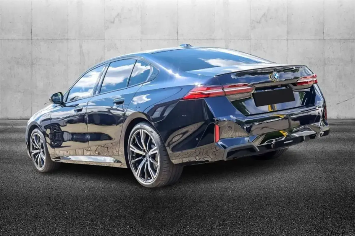 Usata BMW 520 M Sport 197 CV (144 kW) 2024 Nero Berlina