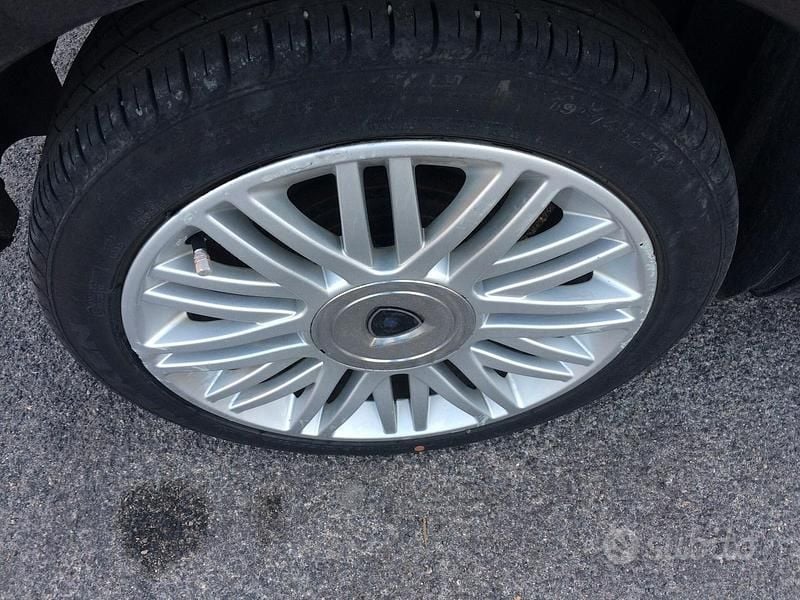 Usata Lancia Ypsilon 85 CV (62 kW) 2014 Nero Utilitaria