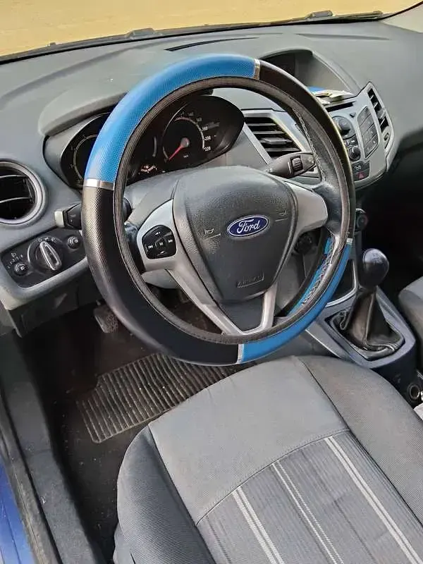 Usata Ford Fiesta Titanium 97 CV (71 kW) 2010 Blu/azzurro Berlina