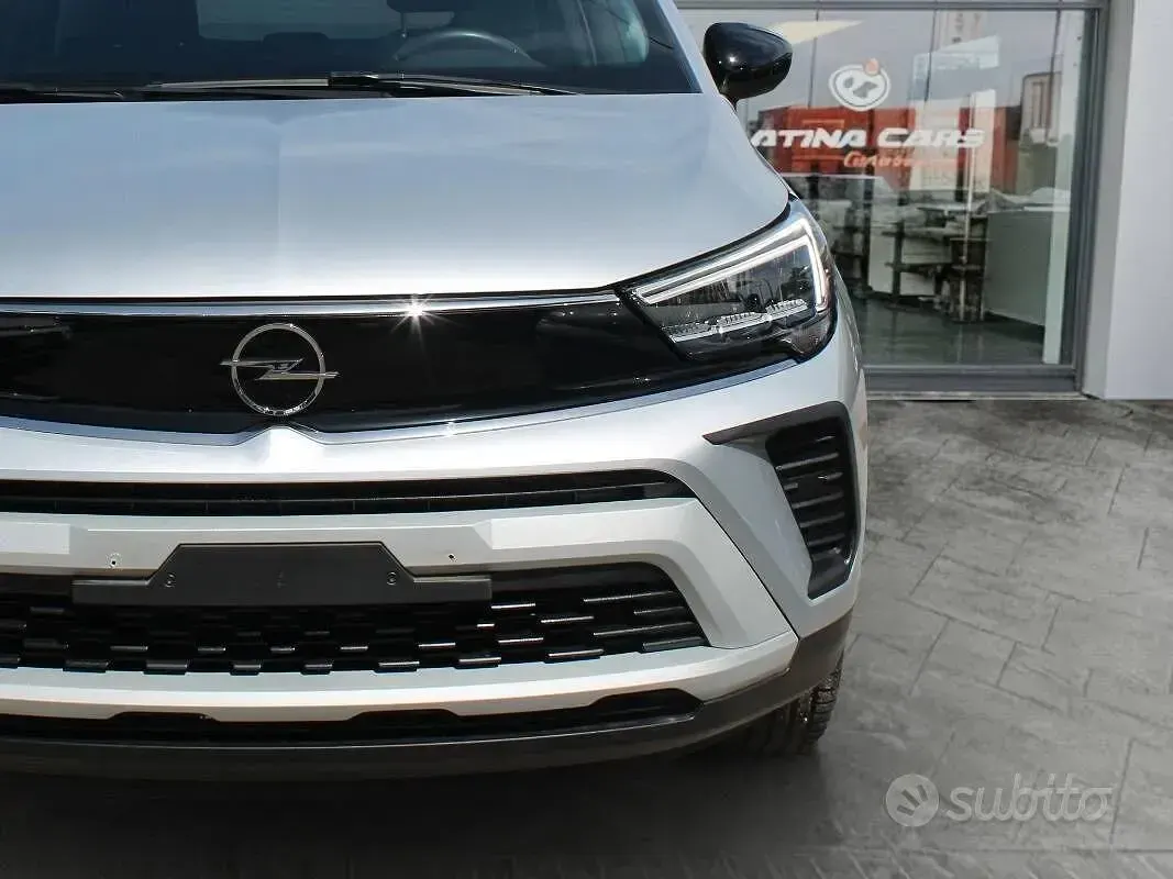 Usata Opel Crossland Elegance 110 CV (80 kW) 2023 Grigio SUV