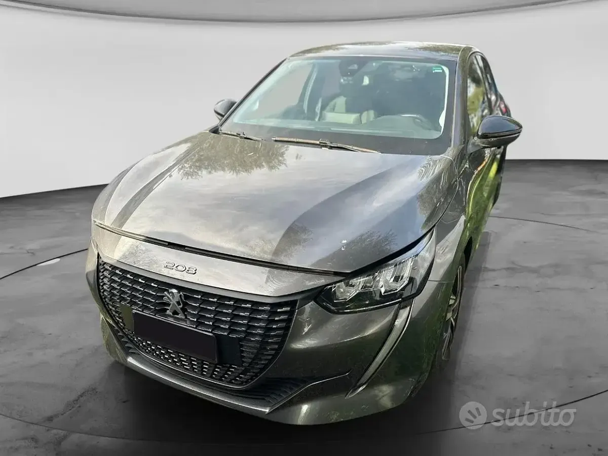 Usata Peugeot 208 Allure 101 CV (74 kW) 2023 Grigio Utilitaria