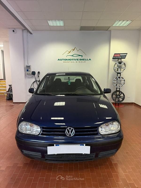 Usata VW Golf IV 110 CV (80 kW) 2000 Blu Berlina