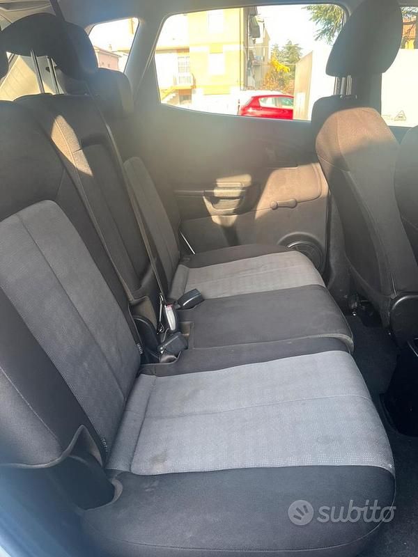 Usata Kia Venga Active 90 CV (66 kW) 2015 Bianco Utilitaria