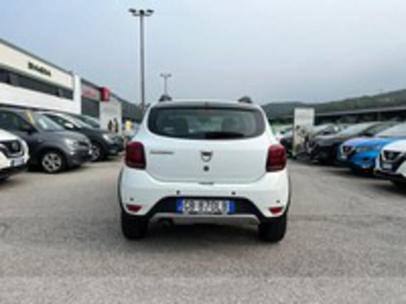 Usata Dacia Sandero Comfort 90 CV (66 kW) 2020 Bianco Utilitaria