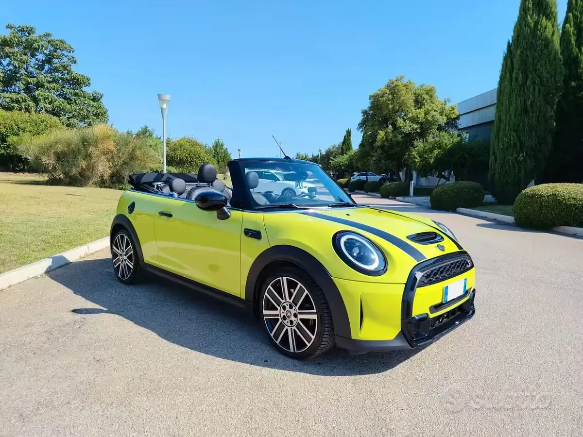 Usata Mini Cooper S Cabriolet 178 CV (130 kW) 2024 Verde Cabrio