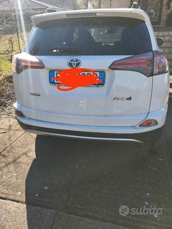 Usata Toyota RAV4 2016 Bianco SUV